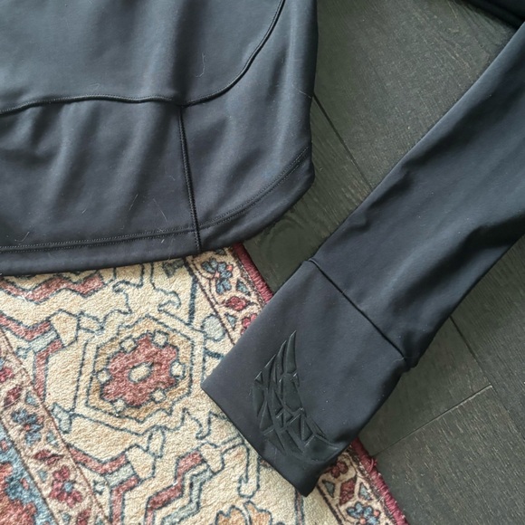 Women's Black Long Sleeve Crop Top - Picture 3 of 5